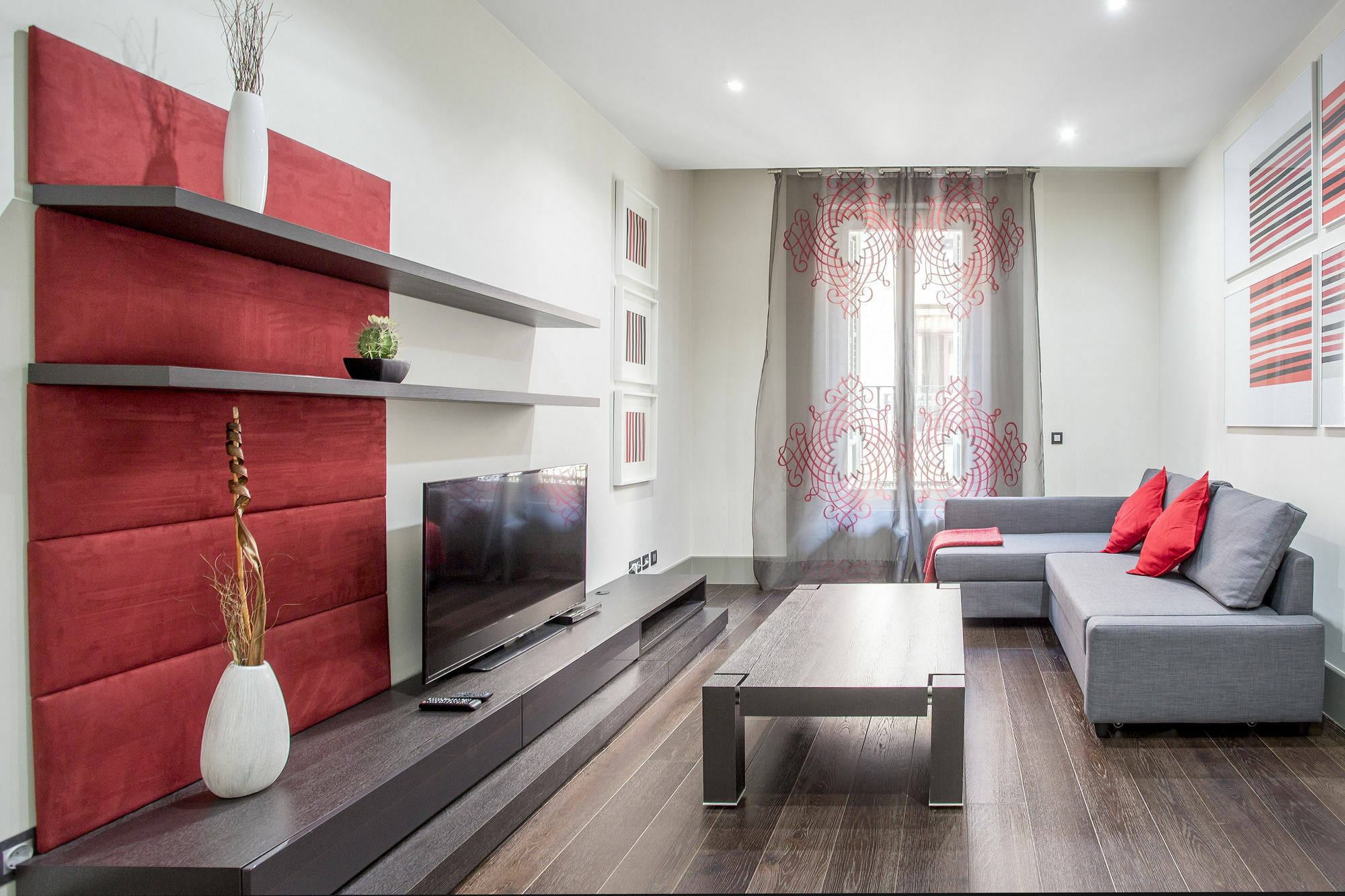 Gran Via Suites Madrid Buitenkant foto
