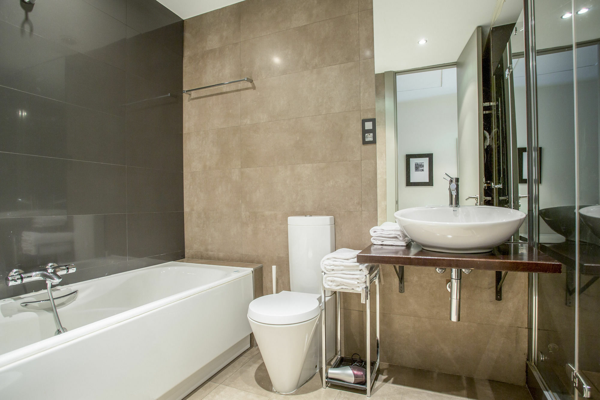 Gran Via Suites Madrid Buitenkant foto